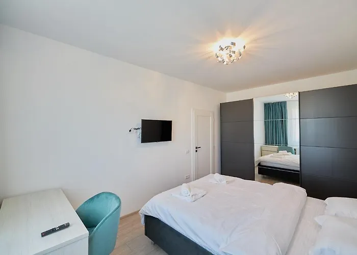 Cozycollection Apartments At Q Residence Palas Mall