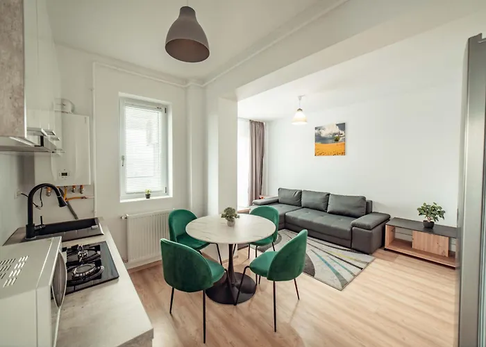 Cozycollection Apartments At Q Residence Palas Mall
