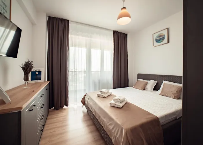 Cozycollection Apartments At Q Residence Palas Mall
